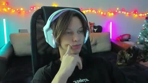 Ostin online show from 12-15-25, 06:39