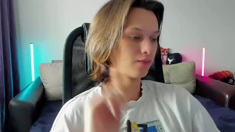 Ostin online show from 05-13-26, 08:34