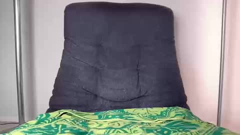 Snapshot of otter_gooner chatting on 10-19-25, 10:10 Otter Gooner online show from 10-19-25, 10:10