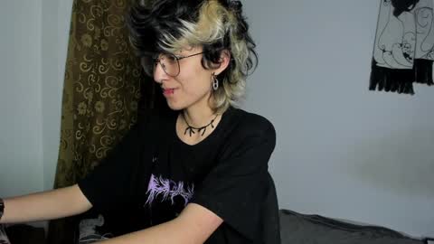 Snapshot of ottoyan_ chatting on 12-03-24, 12:24 Otto 3 online show from 12-03-24, 12:24