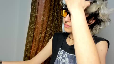 Snapshot of ottoyan_ chatting on 12-12-24, 06:10 Otto 3 online show from 12-12-24, 06:10