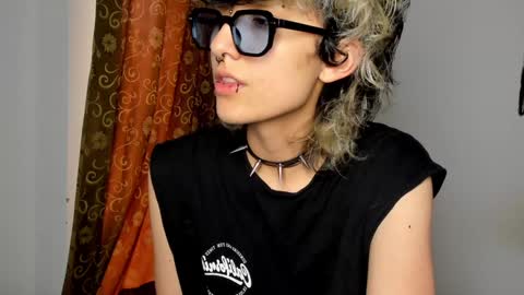 Snapshot of ottoyan_ chatting on 12-13-24, 06:59 Otto 3 online show from 12-13-24, 06:59