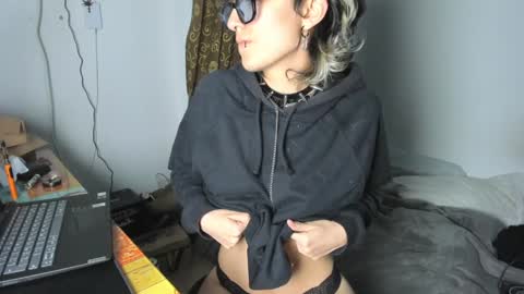 Snapshot of ottoyan_ chatting on 12-18-24, 03:58 Otto 3 online show from 12-18-24, 03:58