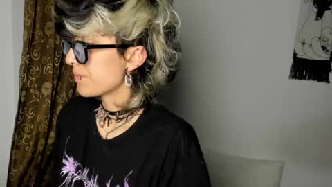 Snapshot of ottoyan_ chatting on 12-20-24, 10:54 Otto 3 online show from 12-20-24, 10:54