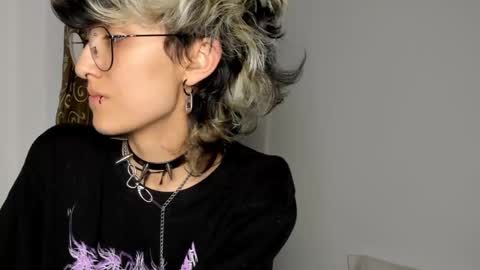 Snapshot of ottoyan_ chatting on 12-21-24, 06:09 Otto 3 online show from 12-21-24, 06:09