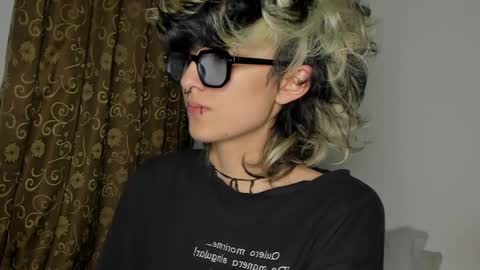 Snapshot of ottoyan_ chatting on 01-14-25, 04:15 Otto 3 online show from 01-14-25, 04:15