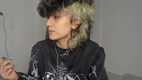 Snapshot of ottoyan_ chatting on 01-20-25, 04:43 Otto 3 online show from 01-20-25, 04:43