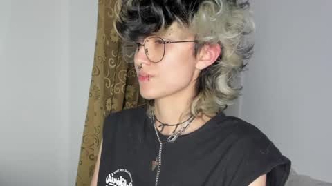 Snapshot of ottoyan_ chatting on 01-21-25, 05:49 Otto 3 online show from 01-21-25, 05:49