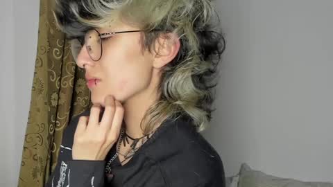 Snapshot of ottoyan_ chatting on 01-21-25, 09:03 Otto 3 online show from 01-21-25, 09:03