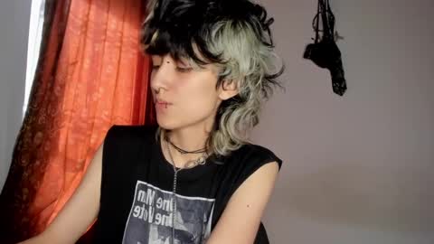 Snapshot of ottoyan_ chatting on 02-05-25, 01:54 Otto 3 online show from 02-05-25, 01:54