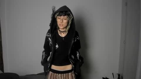 Snapshot of ottoyan_ chatting on 02-17-25, 12:43 Otto 3 online show from 02-17-25, 12:43