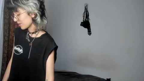 Snapshot of ottoyan_ chatting on 02-18-25, 06:58 Otto 3 online show from 02-18-25, 06:58