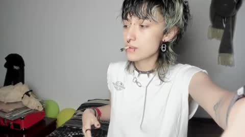 Snapshot of ottoyan_ chatting on 03-07-25, 07:27 Otto 3 online show from 03-07-25, 07:27