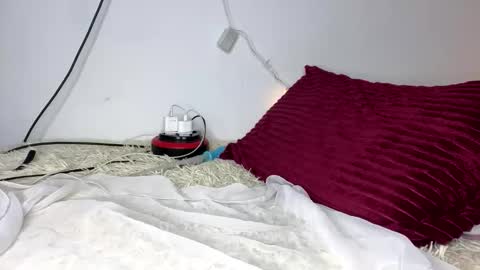 Snapshot of oumaimasoufaine66 chatting on 11-17-25, 11:10 oumaimasoufaine66 online show from 11-17-25, 11:10