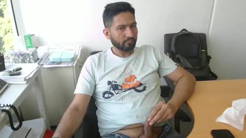 Snapshot of outdoornakedguy11_007 chatting on 12-05-24, 09:50 outdoornakedguy11_007 online show from 12-05-24, 09:50