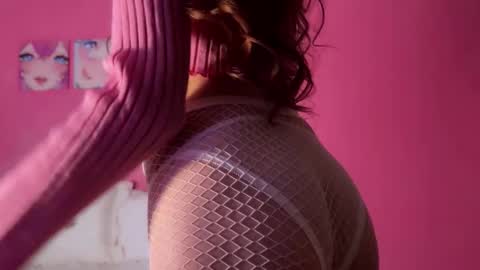 Snapshot of outerspace2000 chatting on 10-18-25, 05:03 outerspace2000 online show from 10-18-25, 05:03