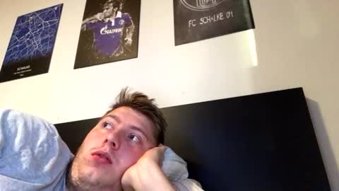 Snapshot of outflayd chatting on 10-26-25, 03:40 outflayd online show from 10-26-25, 03:40