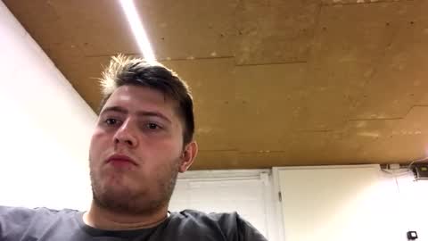 Snapshot of outflayd chatting on 11-07-25, 04:29 outflayd online show from 11-07-25, 04:29