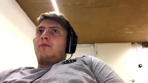 Snapshot of outflayd chatting on 12-01-25, 03:50 outflayd online show from 12-01-25, 03:50