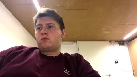 Snapshot of outflayd chatting on 12-17-25, 10:27 outflayd online show from 12-17-25, 10:27