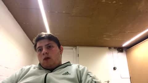 Snapshot of outflayd chatting on 12-18-25, 03:07 outflayd online show from 12-18-25, 03:07