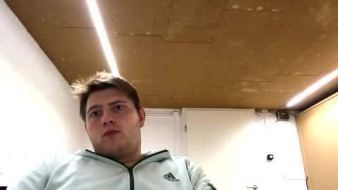 Snapshot of outflayd chatting on 12-19-25, 11:01 outflayd online show from 12-19-25, 11:01