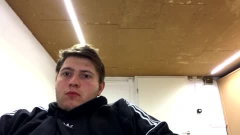 Snapshot of outflayd chatting on 01-05-26, 06:00 outflayd online show from 01-05-26, 06:00