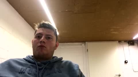 Snapshot of outflayd chatting on 01-15-26, 03:49 outflayd online show from 01-15-26, 03:49