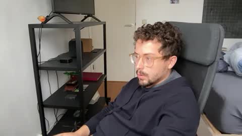 ovidius96 online show from 09-18-25, 12:18