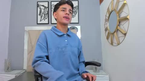 Snapshot of owen__johnson chatting on 09-10-25, 11:43 Owen Johnson online show from 09-10-25, 11:43