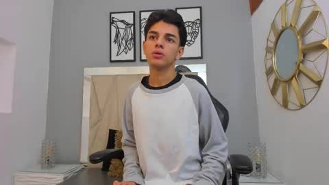 Snapshot of owen__johnson chatting on 09-18-25, 11:23 Owen Johnson online show from 09-18-25, 11:23