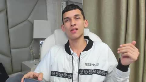 owen_stone1 online show from 03-11-25, 11:23