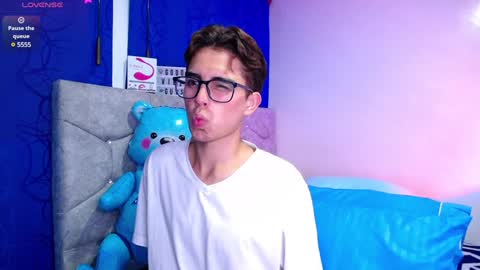 Owen  Independent model  online show from 01-29-25, 06:54