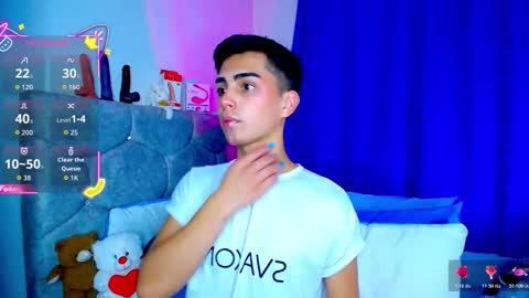 Owen  Independent model  online show from 10-22-25, 07:08