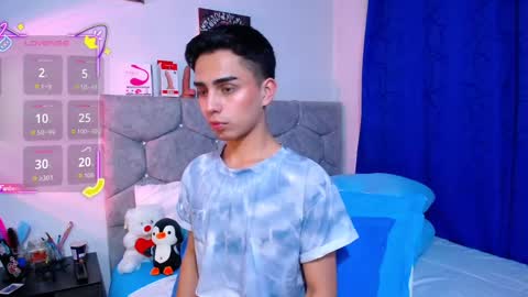 Owen  Independent model  online show from 11-11-25, 06:35