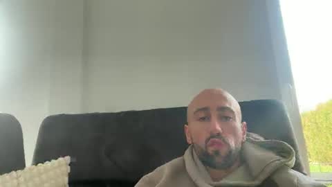 oxlade59 online show from 02-12-26, 01:06