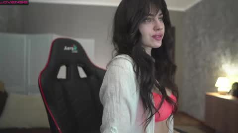 Snapshot of oxxme chatting on 02-28-25, 09:04 Oxana Hi friends all my videos are 50 off check my bio online show from 02-28-25, 09:04