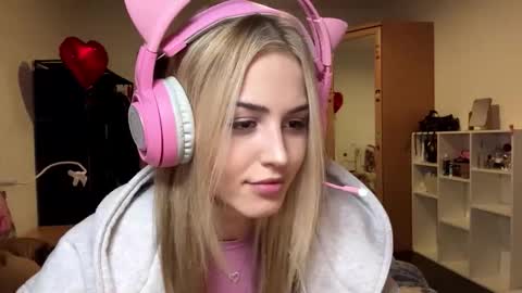 Eva online show from 02-15-26, 07:21