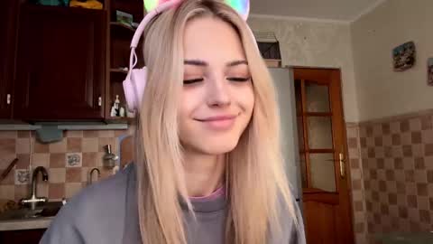 Eva online show from 03-08-26, 07:01