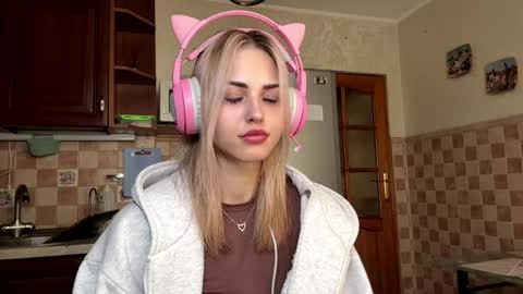 Snapshot of ozellagranville chatting on 05-09-26, 05:23 Eva online show from 05-09-26, 05:23