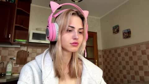 Snapshot of ozellagranville chatting on 05-11-26, 06:19 Eva online show from 05-11-26, 06:19