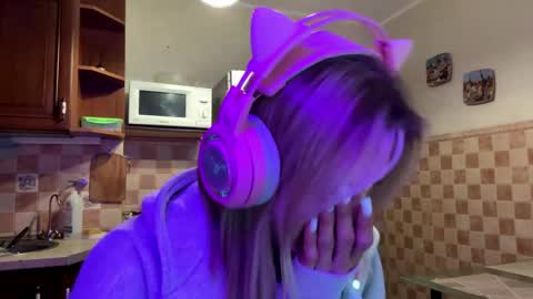 Snapshot of ozellagranville chatting on 05-12-26, 05:26 Eva online show from 05-12-26, 05:26