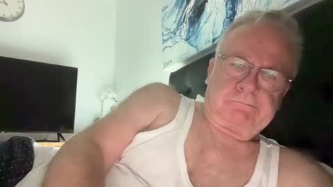 Snapshot of ozhairybearxxxx chatting on 12-08-24, 11:46 ozhairybearxxxx online show from 12-08-24, 11:46