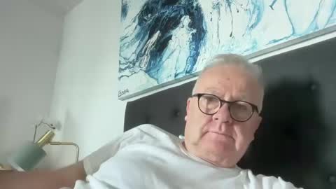 Snapshot of ozhairybearxxxx chatting on 12-20-24, 09:17 ozhairybearxxxx online show from 12-20-24, 09:17