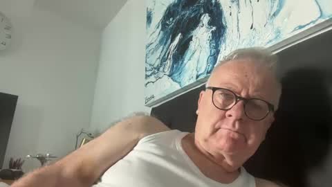 Snapshot of ozhairybearxxxx chatting on 12-26-24, 10:41 ozhairybearxxxx online show from 12-26-24, 10:41