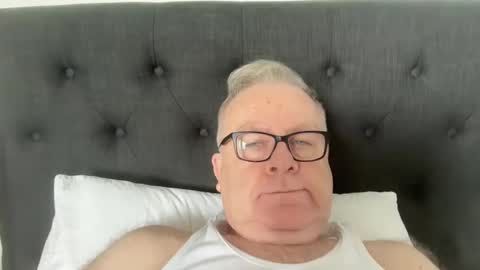 Snapshot of ozhairybearxxxx chatting on 03-02-25, 12:31 ozhairybearxxxx online show from 03-02-25, 12:31