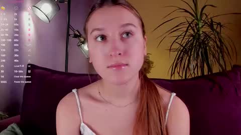 Caroline or just Lina online show from 10-22-25, 01:06