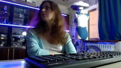 Ella online show from 05-01-26, 06:29