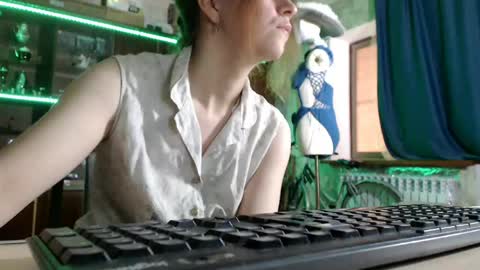 Ella online show from 05-02-26, 06:40