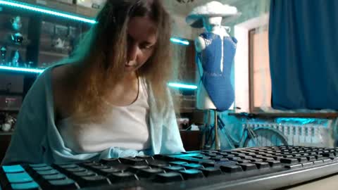 Ella online show from 05-04-26, 06:20
